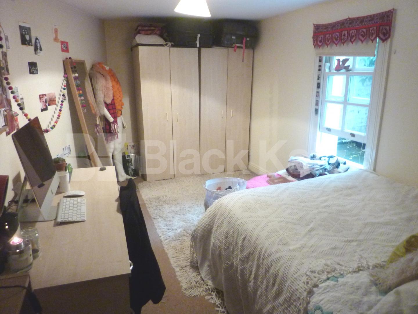 			FANTASTIC 3 BED IN MARYLEBONE!, 3 Bedroom, 1 bath, 1 reception Flat			 Cosway Street, MARYLEBONE